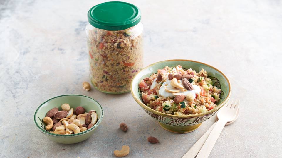 Schneller Taboulé-Salat mit Joghurt und Nüssen